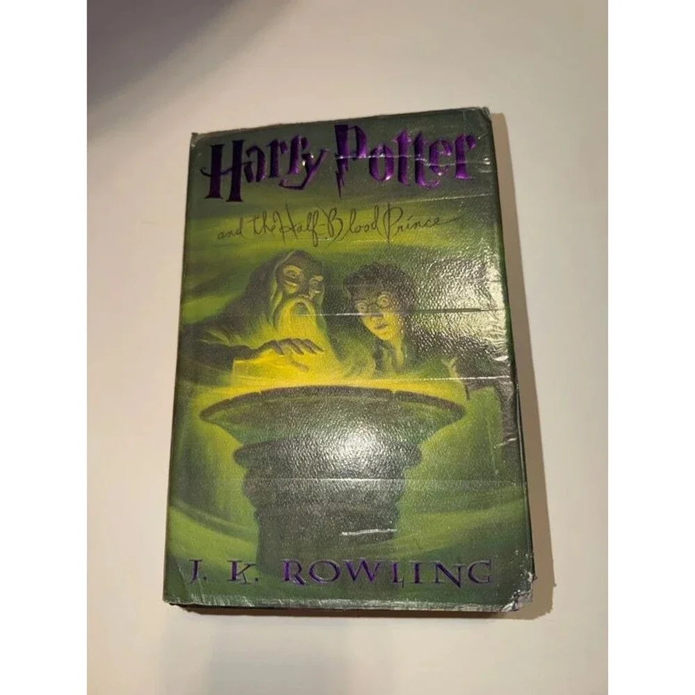 Hardcover Harry Potter and the half blood prints
